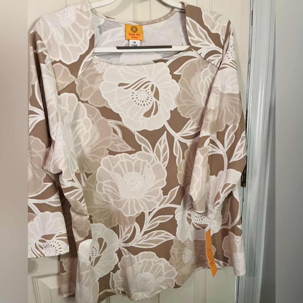 Ruby Rd. Floral Beige and White Top